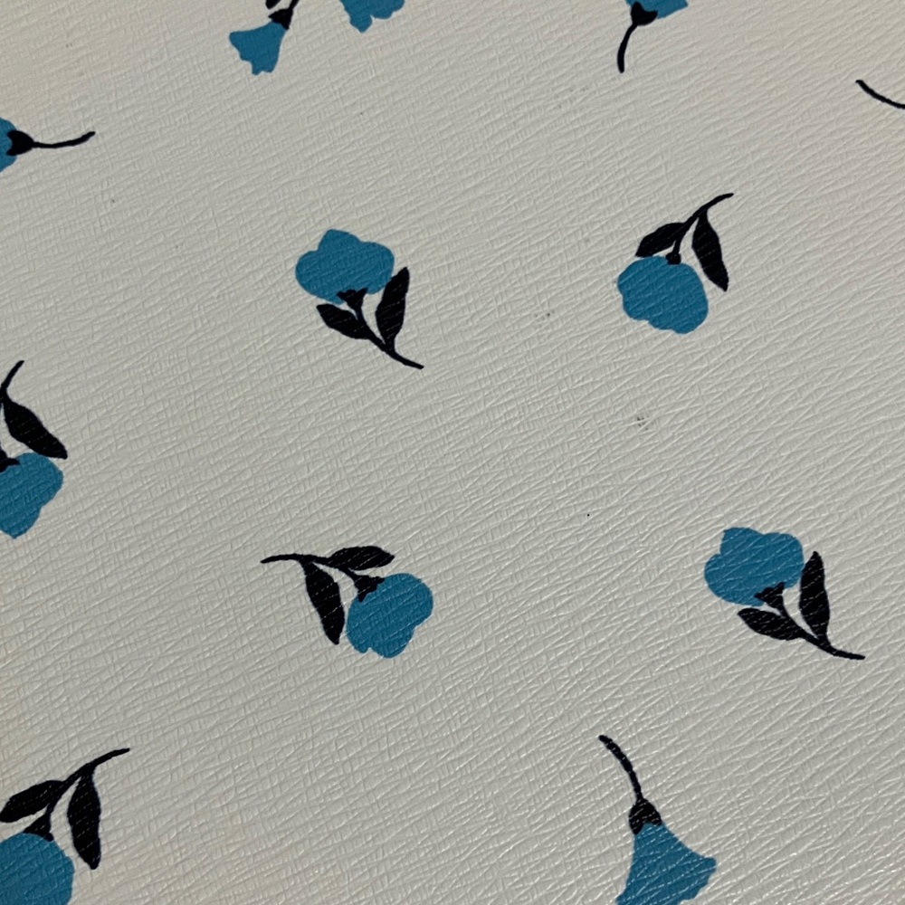 Kate Spade White Tote with Blue Floral Design with free gift - Picture 5 of 12